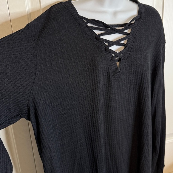 Torrid Black Crisscross Long Sleeve Top - Picture 3 of 6